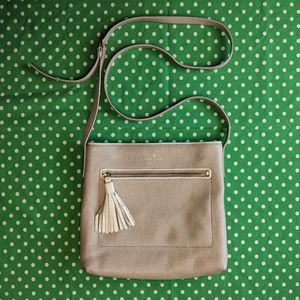 Kate Spade New York Chester cross-body bag in Cream / Beige with tassel zip